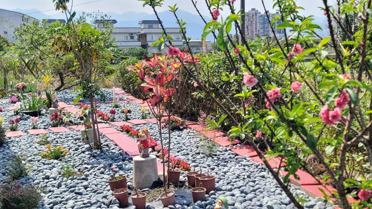 Chaopingjia Fengge Guesthouse Vucsie Kültér fotó